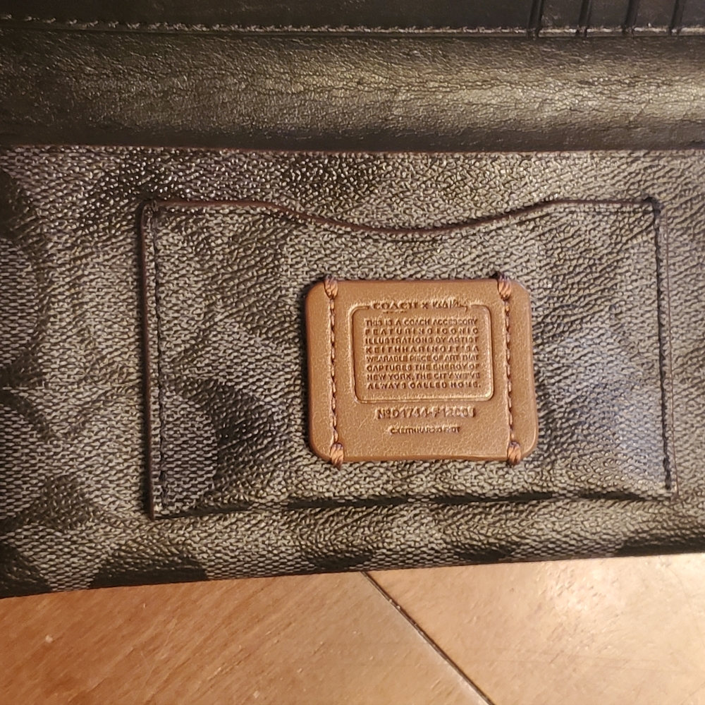 Coach X Keith Haring Limited Edition Collaboration Black Signature Wallet - Picture 9 of 13